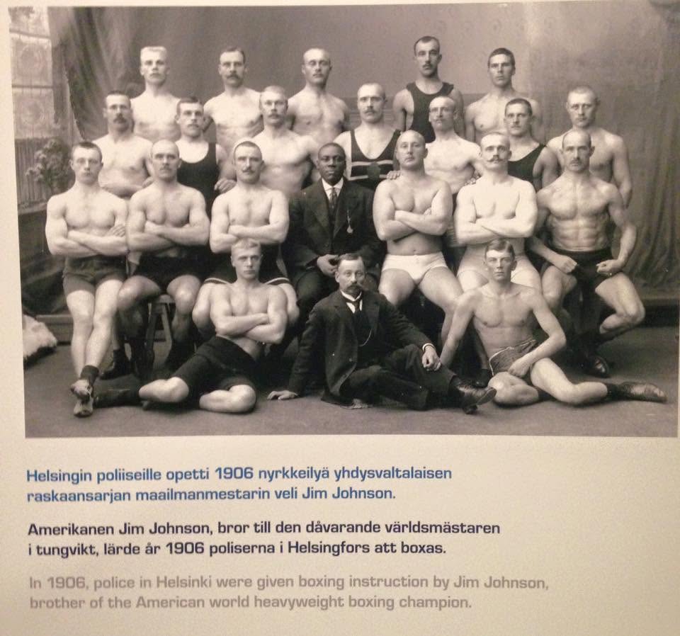 1906 nyrkkeilyä opetti Suomessa musta mies.